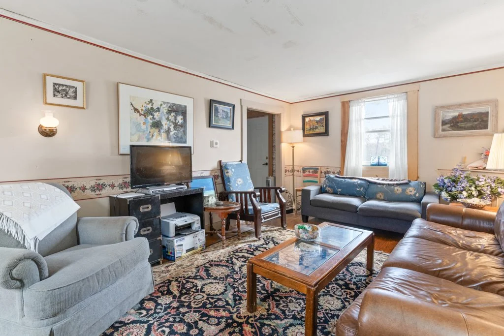 06-3-eagles-nest-living-room-2.jpg