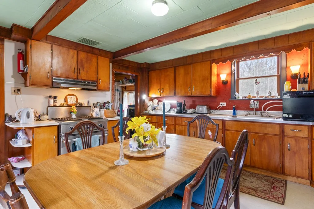 08-3-eagles-nest-kitchen-2.jpg