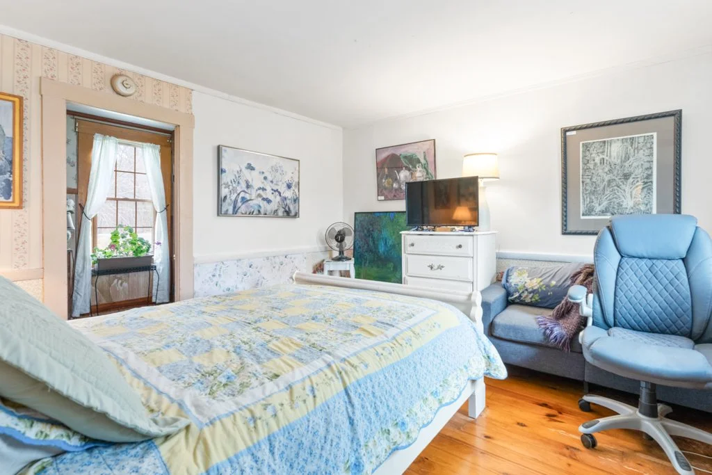 09-3-eagles-nest-bedroom-first-floor.jpg