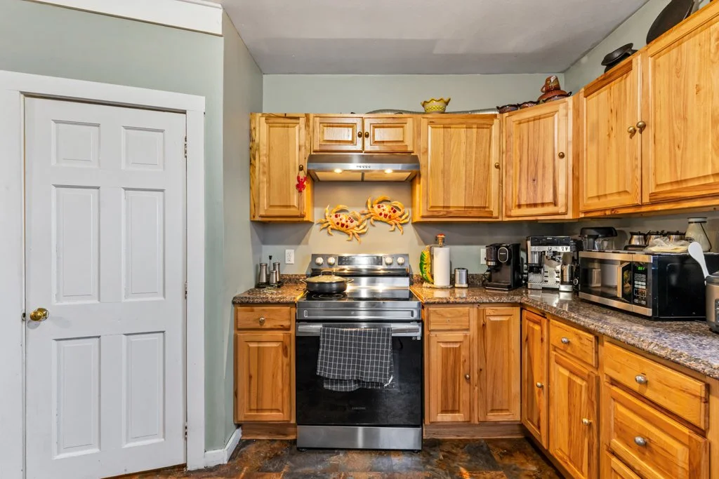 04-Unit1-Kitchen-Range.jpg