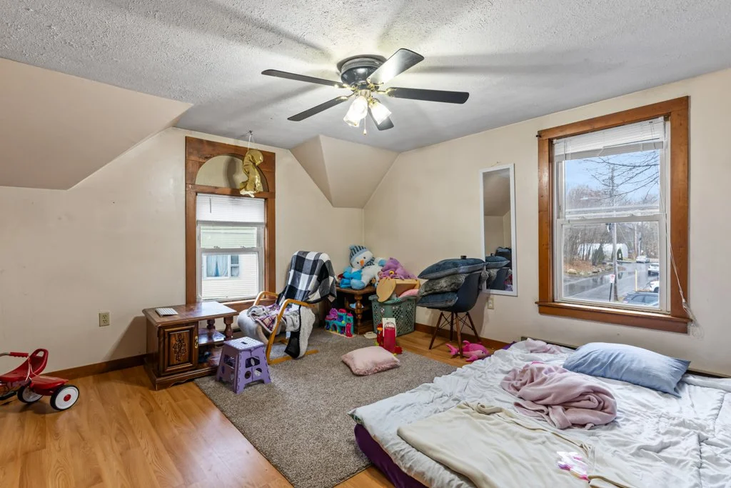 09-Unit2-Bedroom.jpg