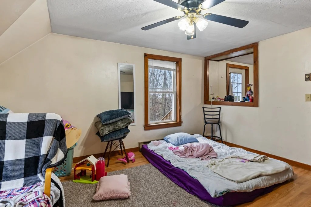 10-Unit2-Bedroom-Alt.jpg