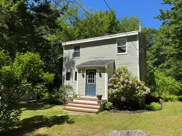 03-37-pleasant-valley-road-cumberland-me-exterior-landscaping.jpg