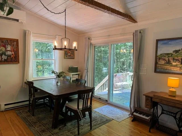 18-37-pleasant-valley-road-cumberland-me-dining-room.jpg