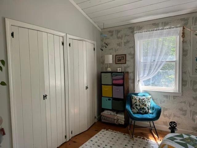 20-37-pleasant-valley-road-cumberland-me-bedroom-2.jpg