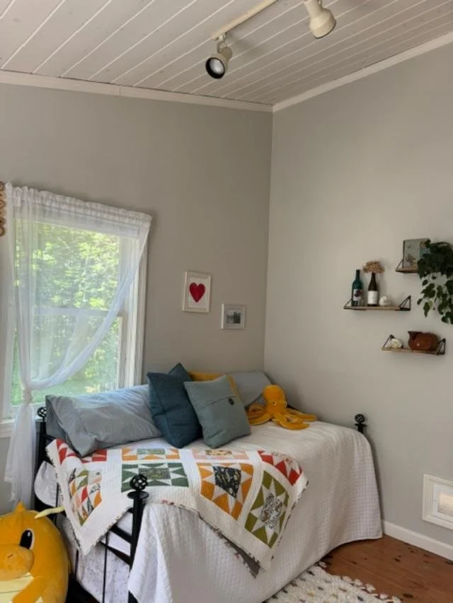 21-37-pleasant-valley-road-cumberland-me-bedroom-3.jpg
