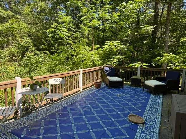 29-37-pleasant-valley-road-cumberland-me-deck.jpg