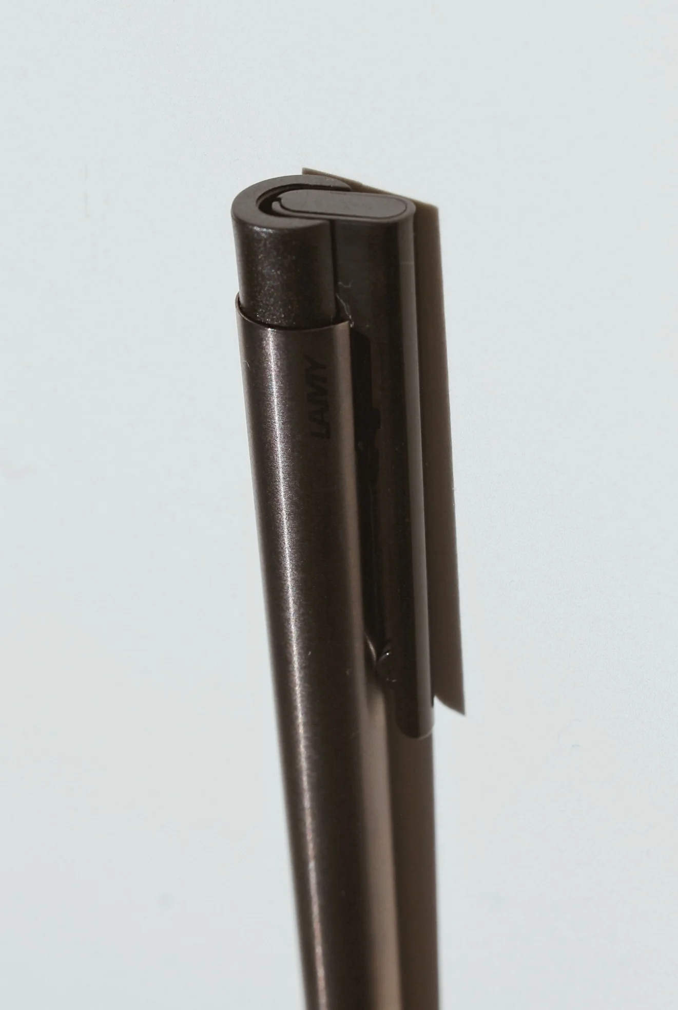 LM 207 PAVONADO clip.JPG