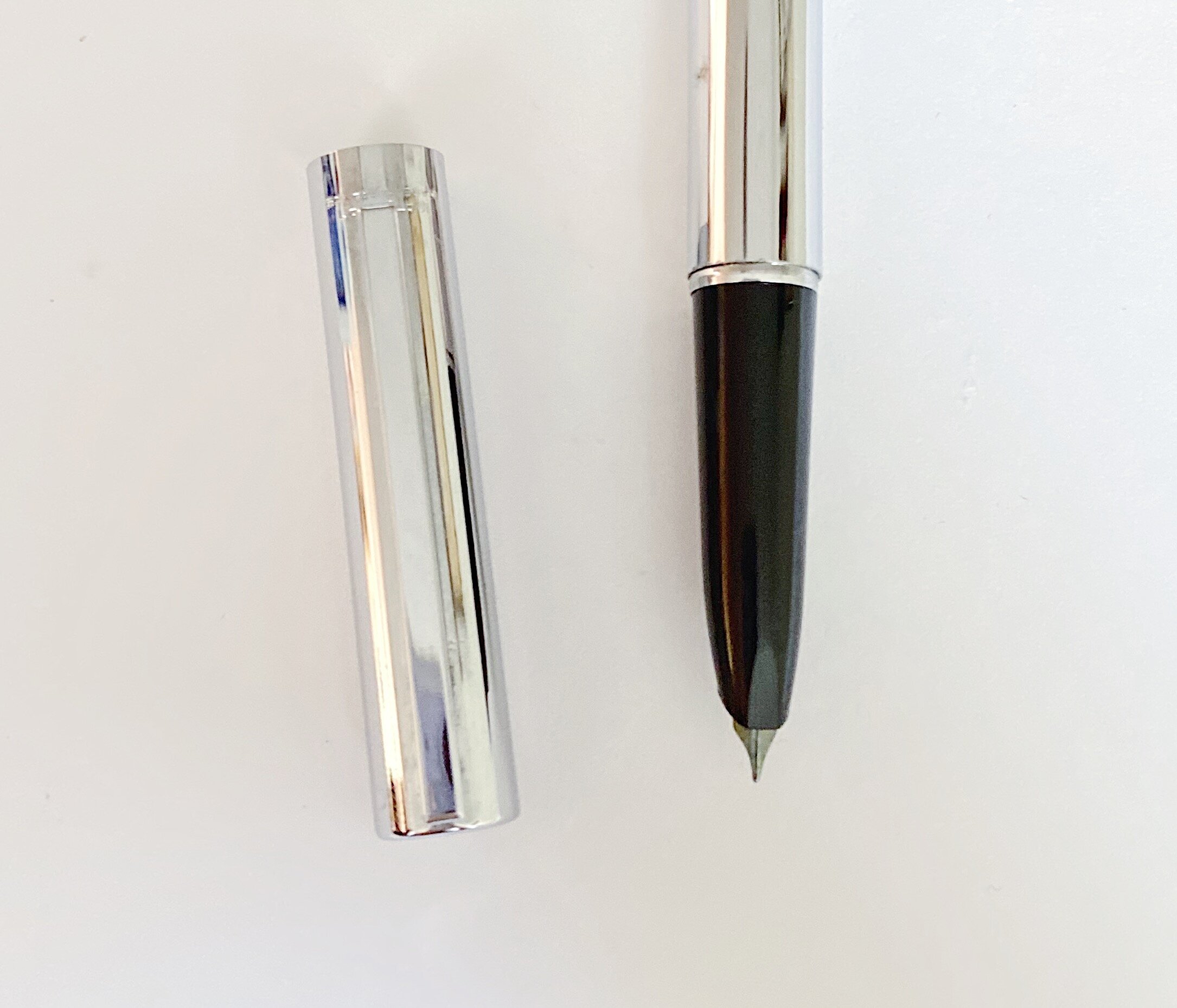 WATERMAN® Facette pluma fuente cromo