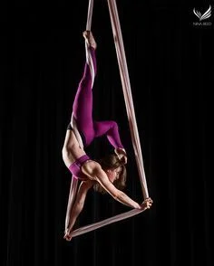 Throwing some shapes on aerial hammock