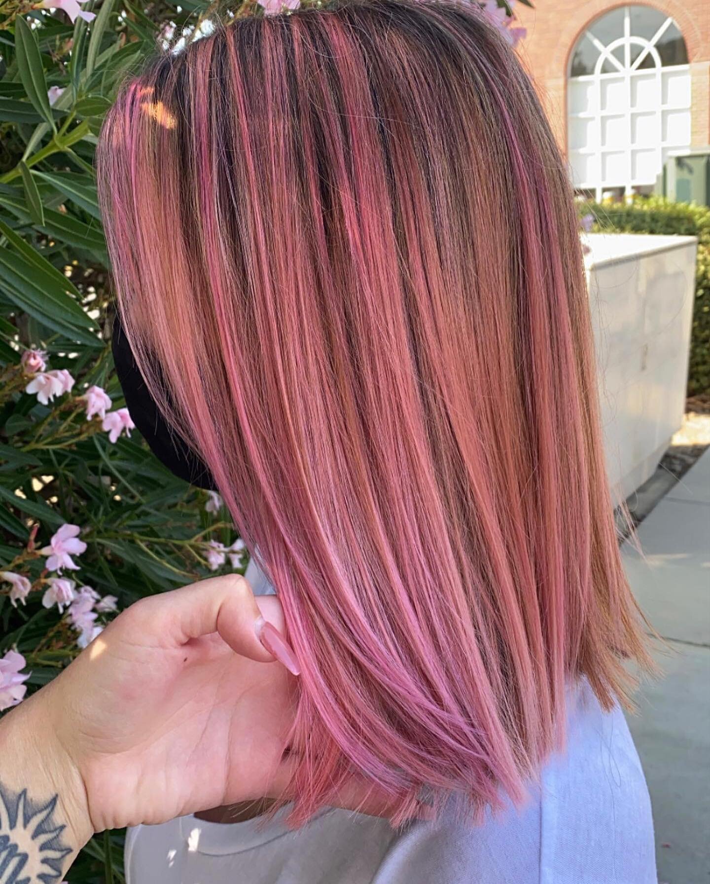 Pretty in pink 🎀 by @k_corrr 

#ragesaloncampbell #pulpriothair #modernsalon #behindthechair #bayareahairstylist