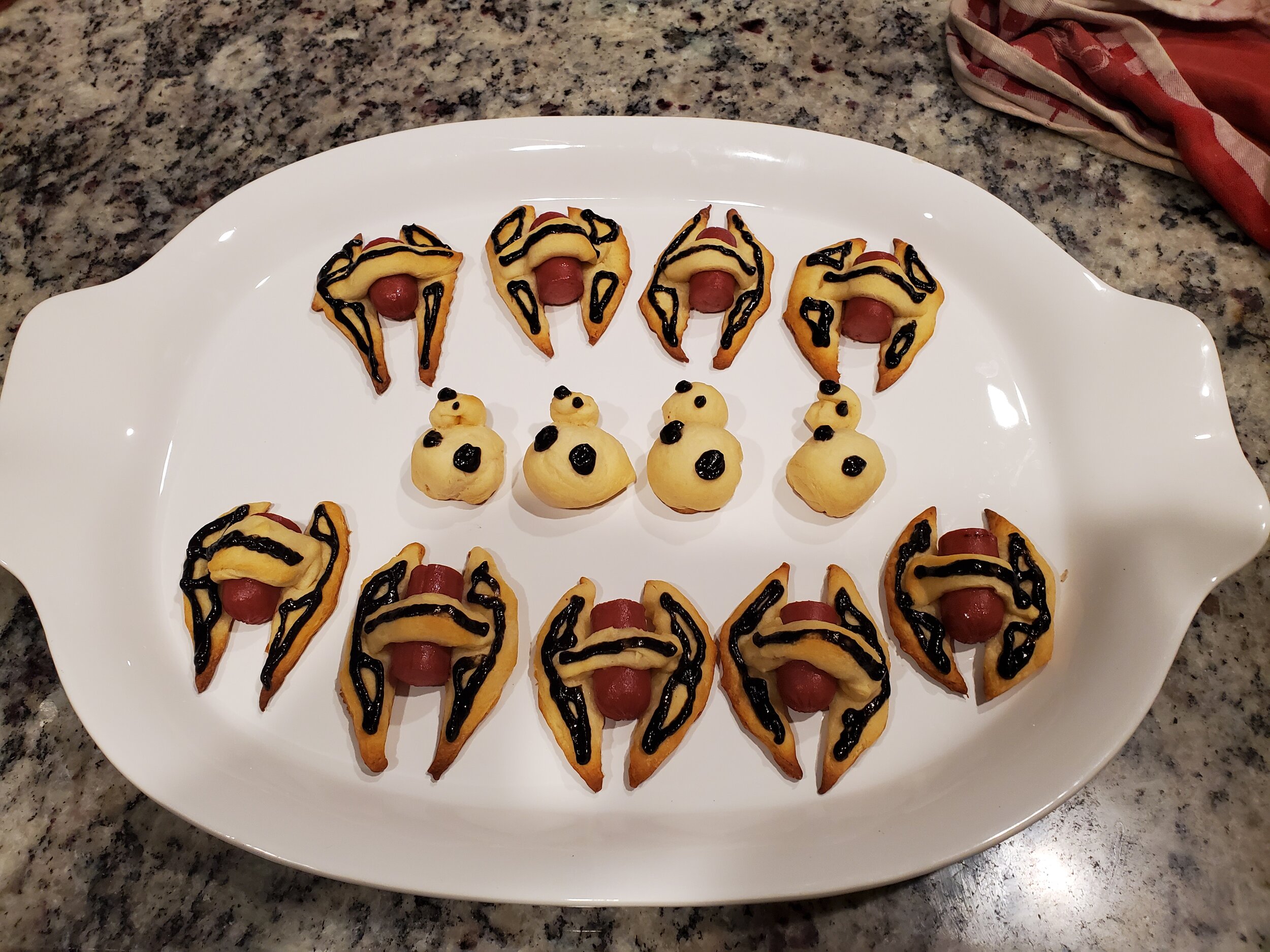 TIE fighter and BB8 pigs in a blanket