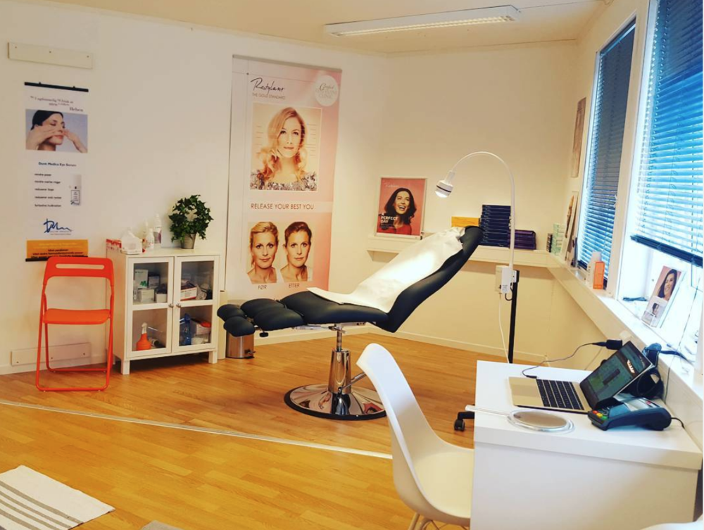 Medivas koselige behandlingsrom på Kick Treningsenter. Adresse Sjøgata 5, Finnsnes.