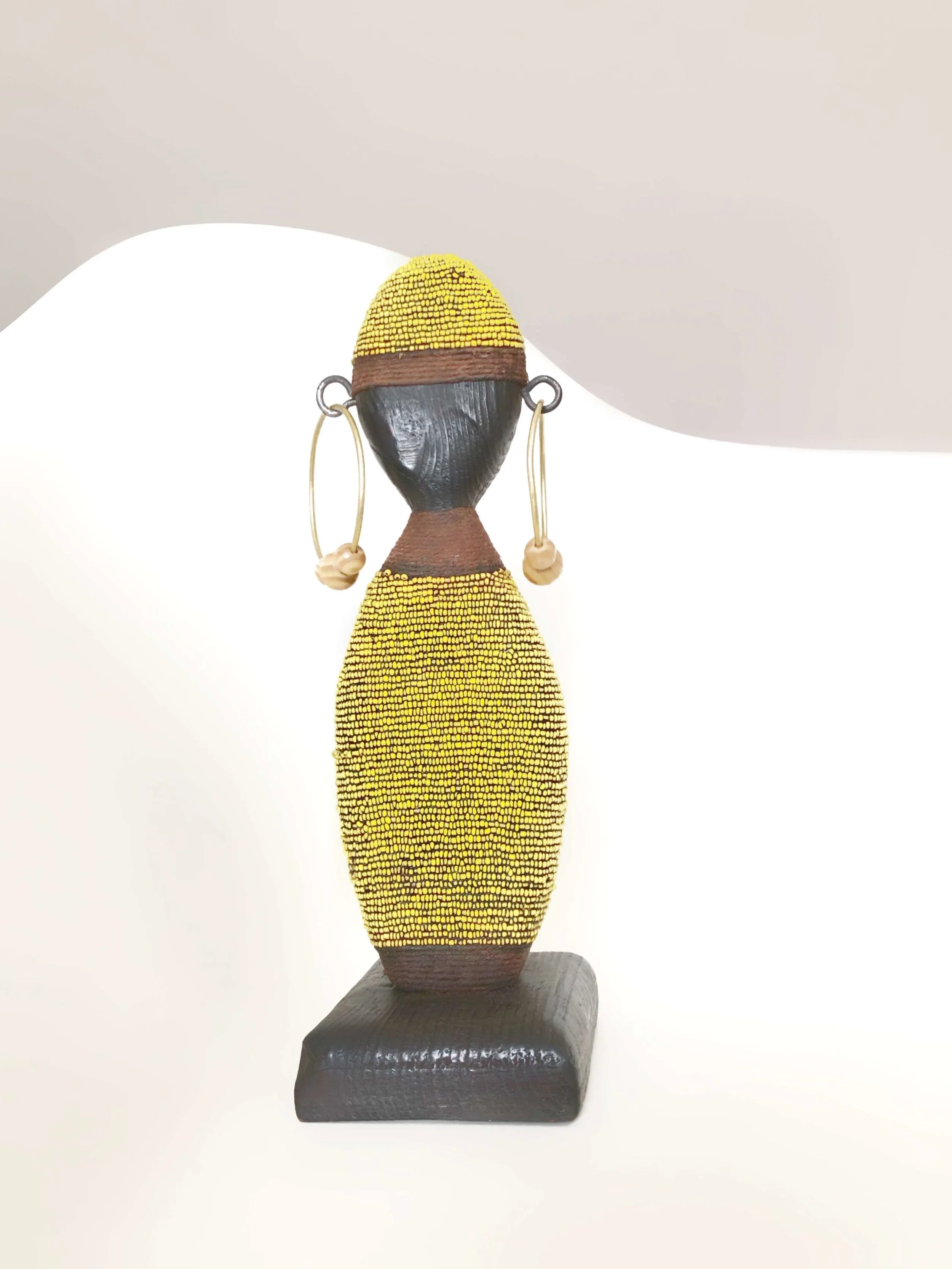 poupee_africaine_jaune_dos.jpg