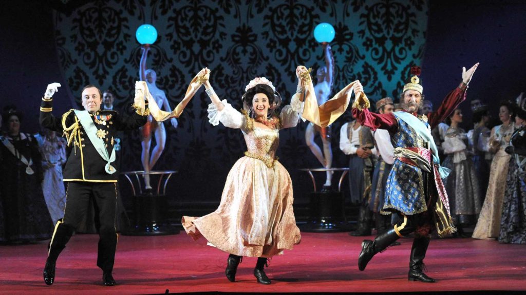 opera-north-merry-widow-alastair-muir-7-1024x576.jpg