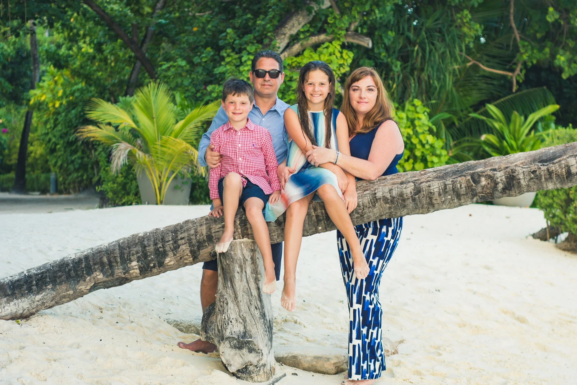 Kathryn_and_family_in_Maldives_.jpg