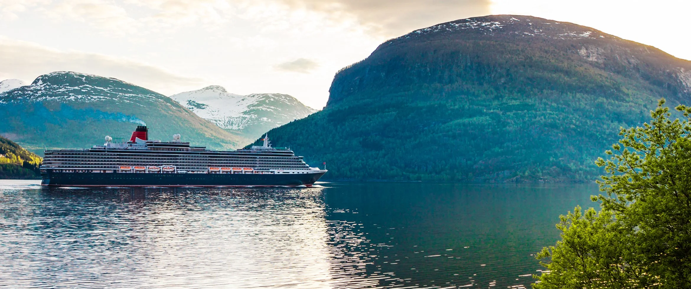 qv-in-norwegian-fjords-2340x975.jpg.image.2340.980.high.jpg