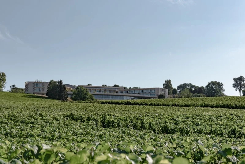 Vue_exterieure_batisse.jpg
