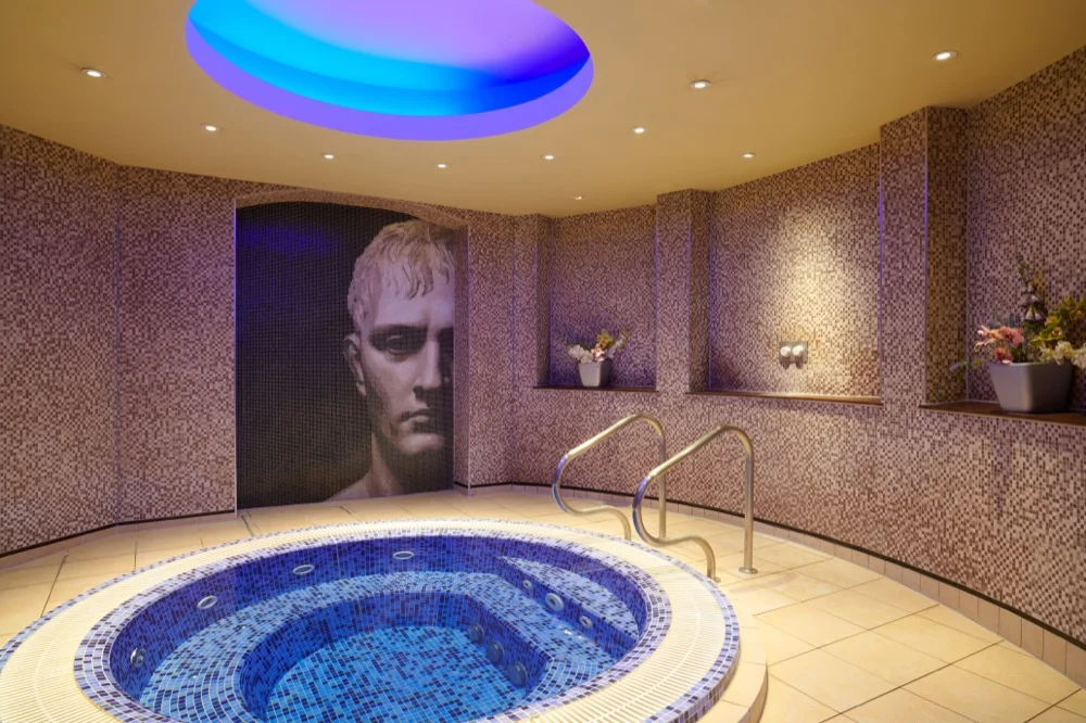 Jacuzzi - Spa - HERO.jpg
