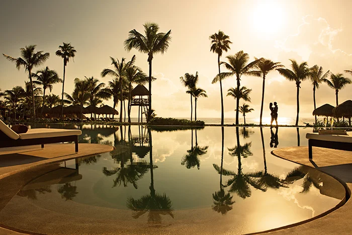Couple___Infinity_Pool_-_sun_set.jpg