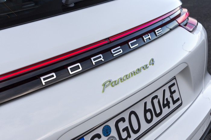 Porsche_Panamera_Sport_Turismo_-_Porsche_(15).jpg