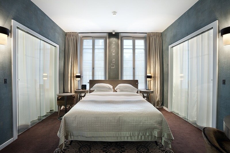 Bedroom_at_Pavillon_des_Lettres.JPG