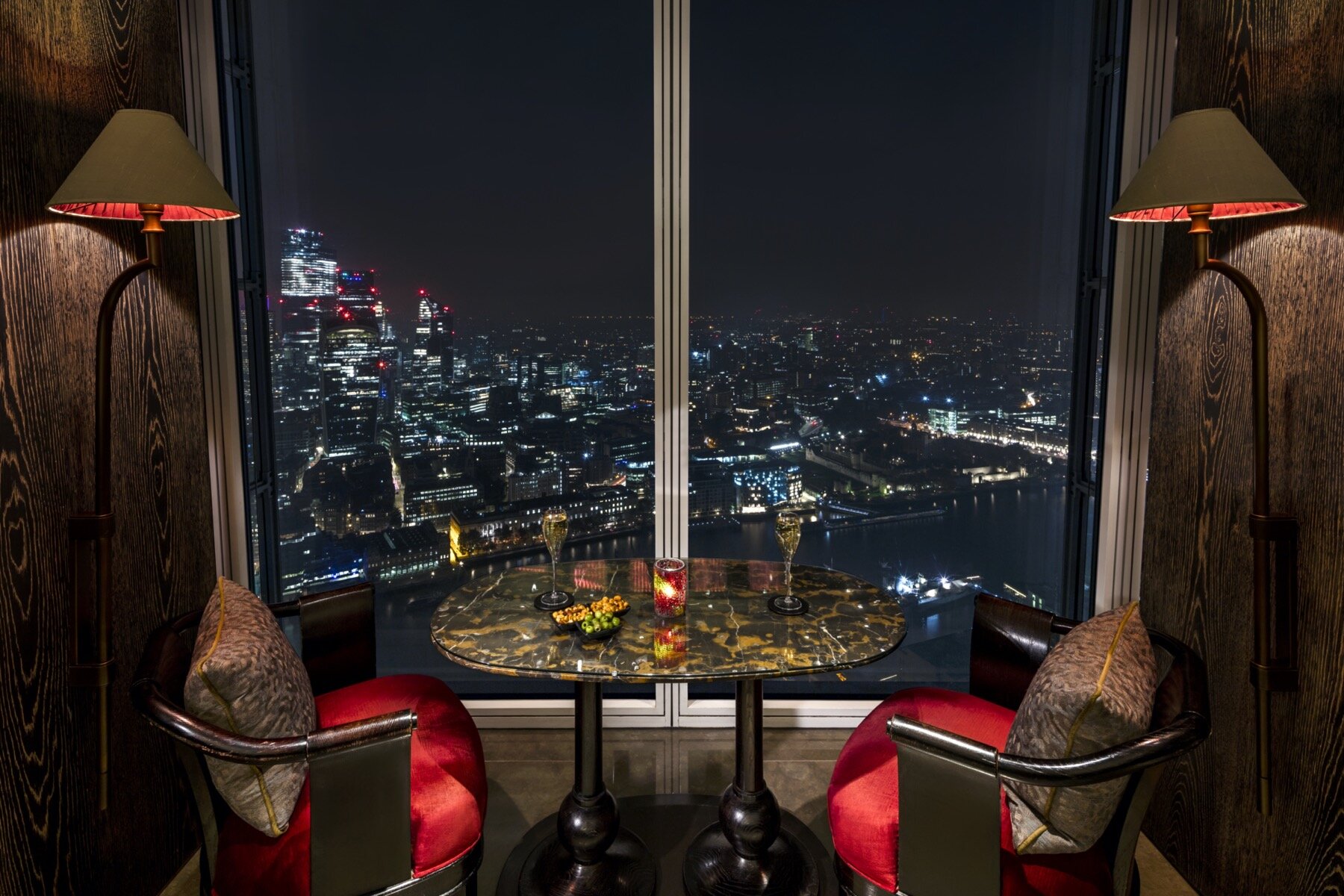 Shangri-La Hotel, At The Shard, London, GONG Bar views by night.jpg