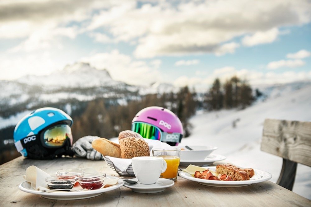 Alta Badia_Breakfast with powder snow_by Alex Moling (1).jpg