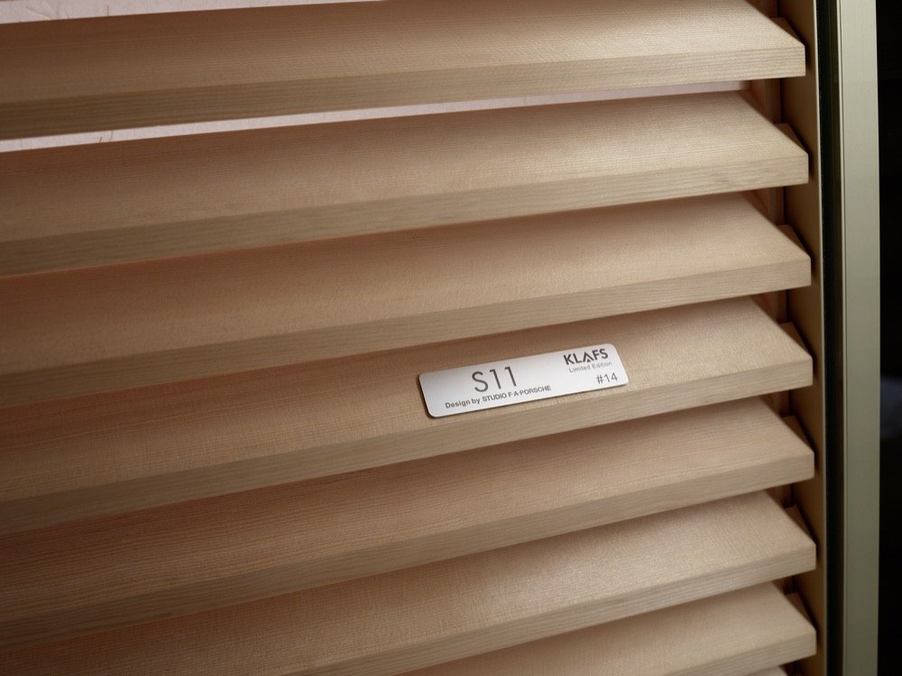 S11-sauna-detail-signet-with-edition-number-wooden-slats (1).jpg
