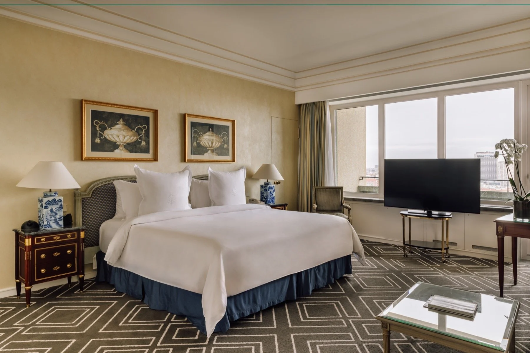 room7_Superior King Park View (GK).jpg
