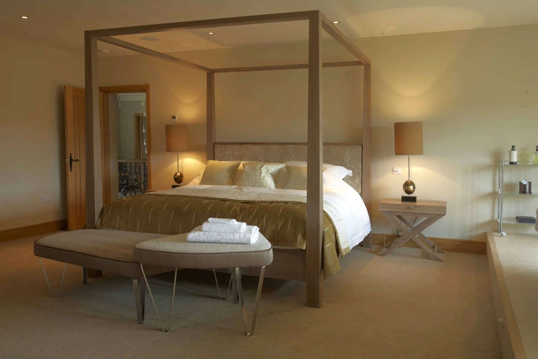 Master bed Elkstones.jpg