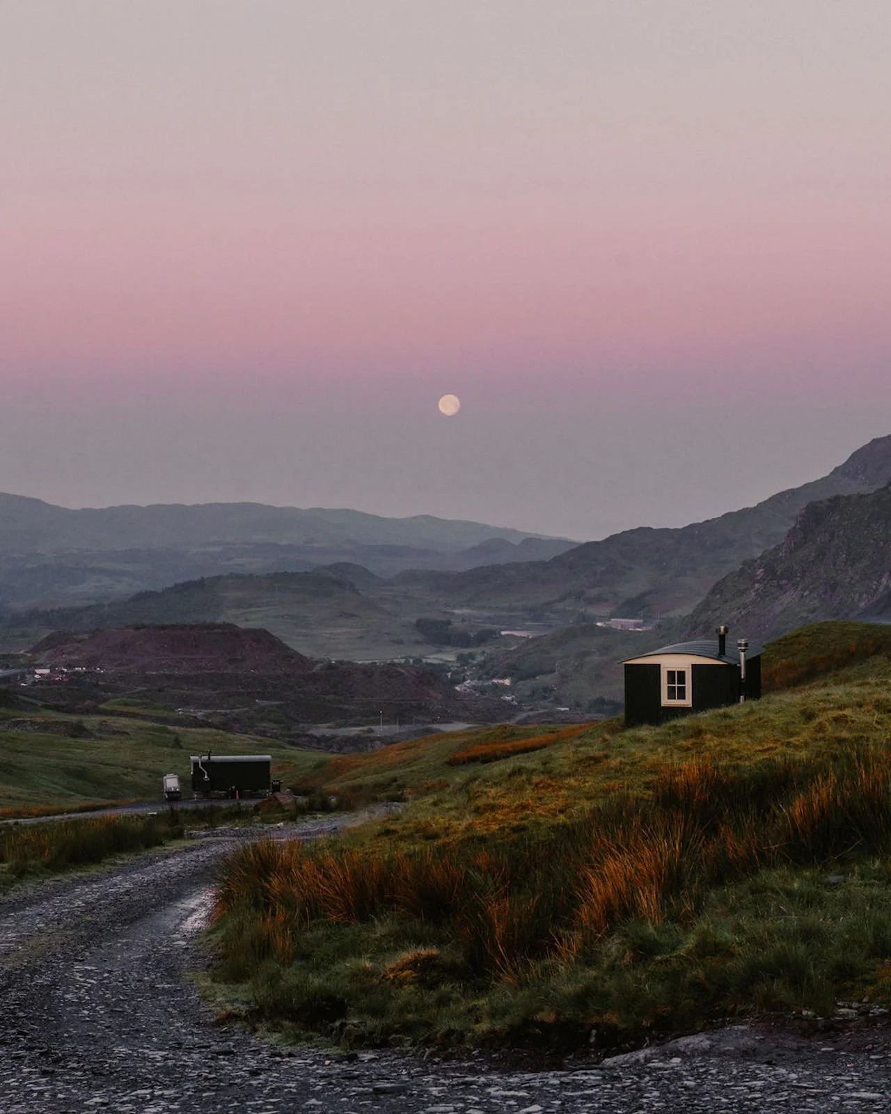 Cabins-2.jpg