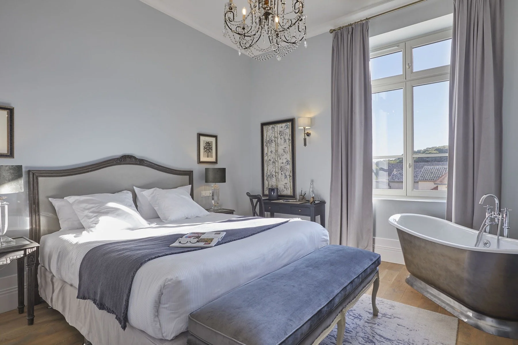 Capitoul - hotel rooms.jpg