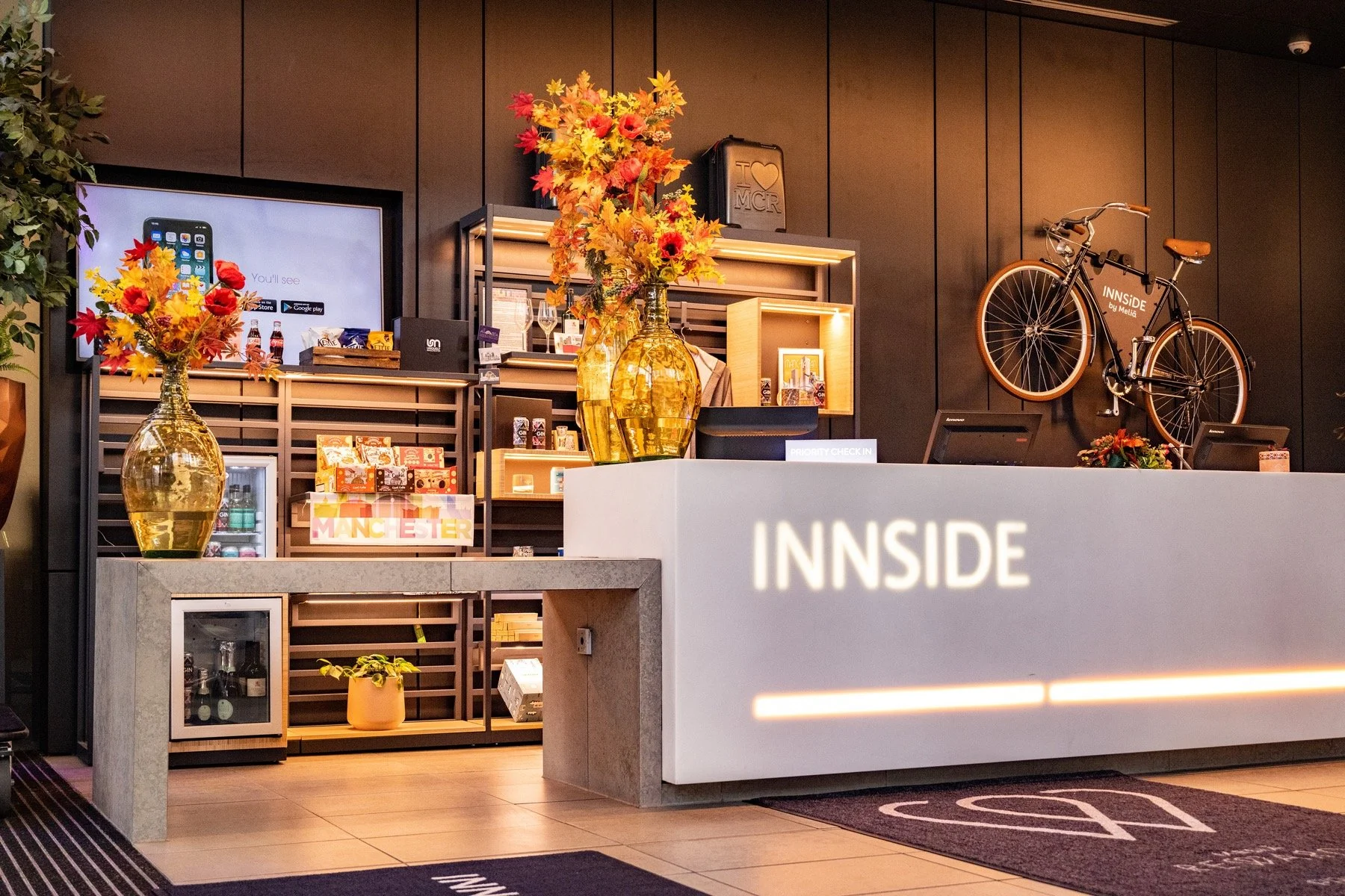 011InnsideManchester-Reception.jpg