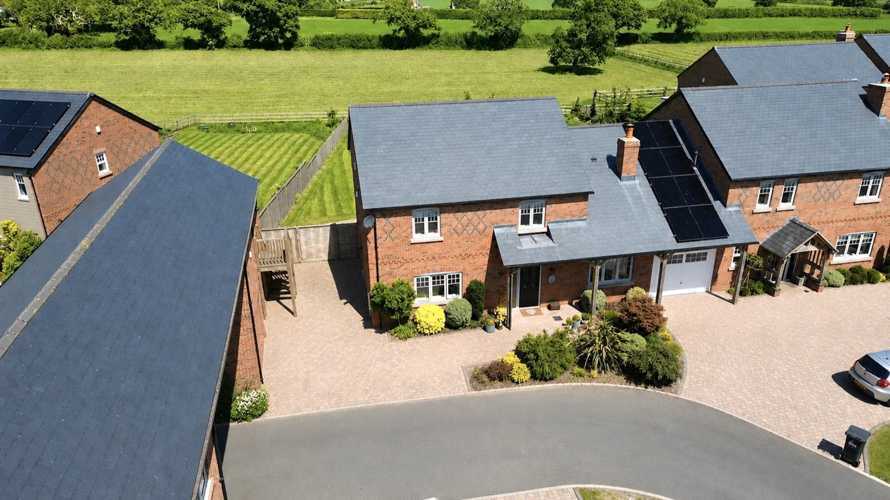 5 Belgrave Garden Mews, Pulford £865k
