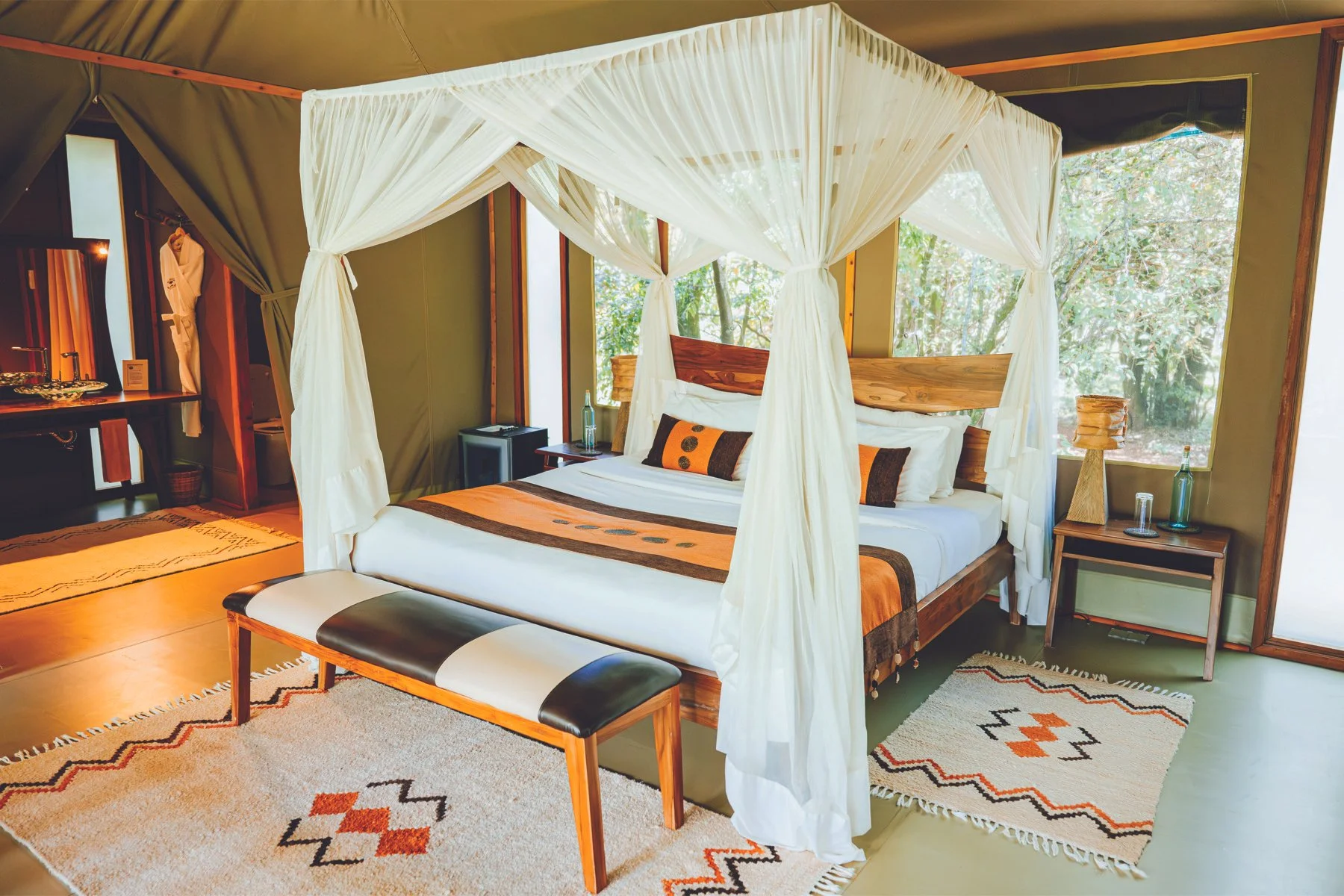 LMC Luxury Tent 12jpg.jpg