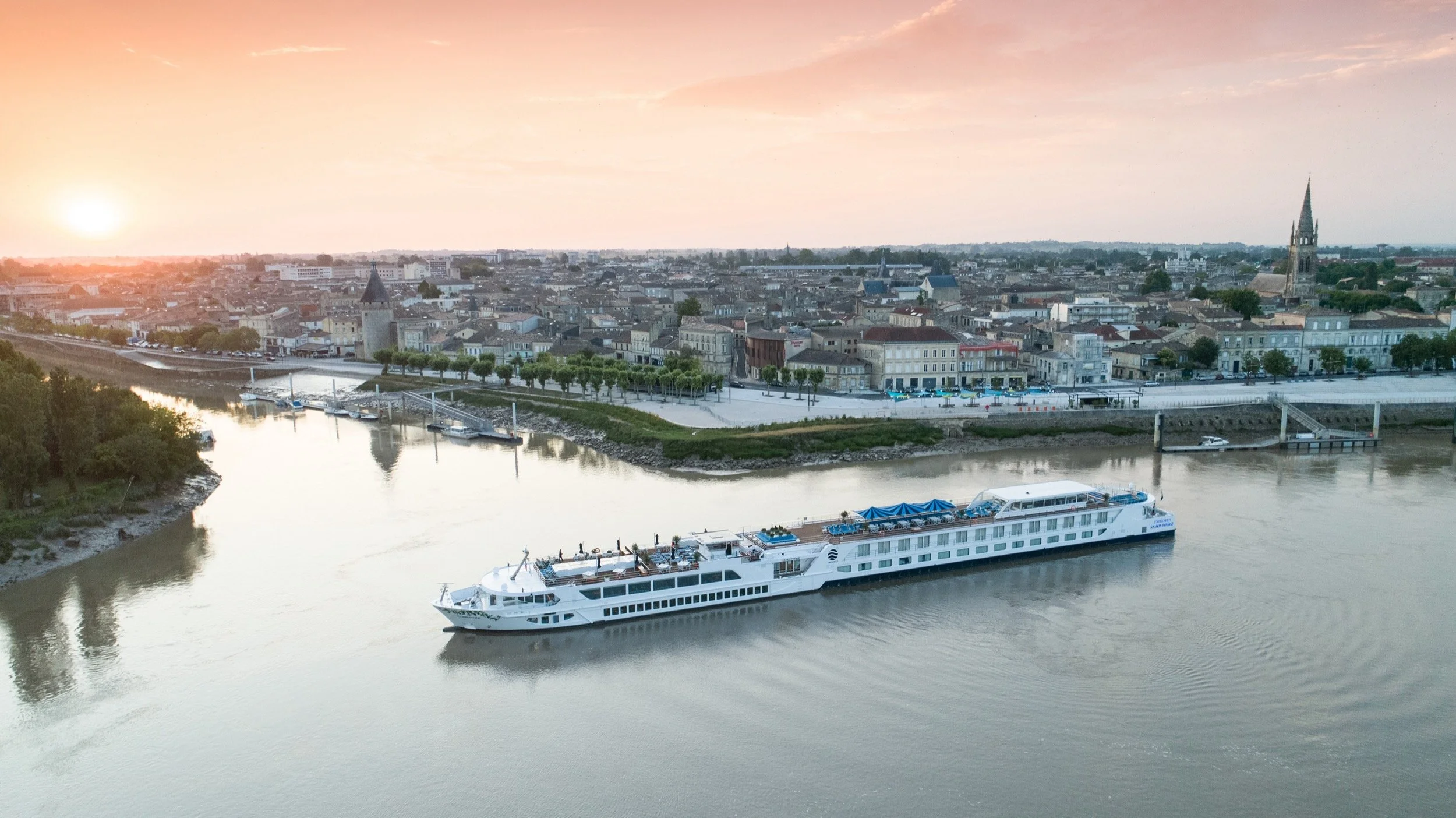 Villages, Vineyards, Vintages and a taste of Bordeaux