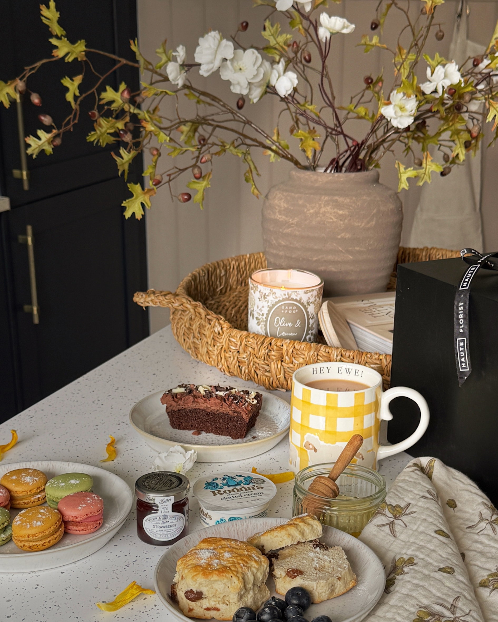 Afternoon Tea Luxury Box.png