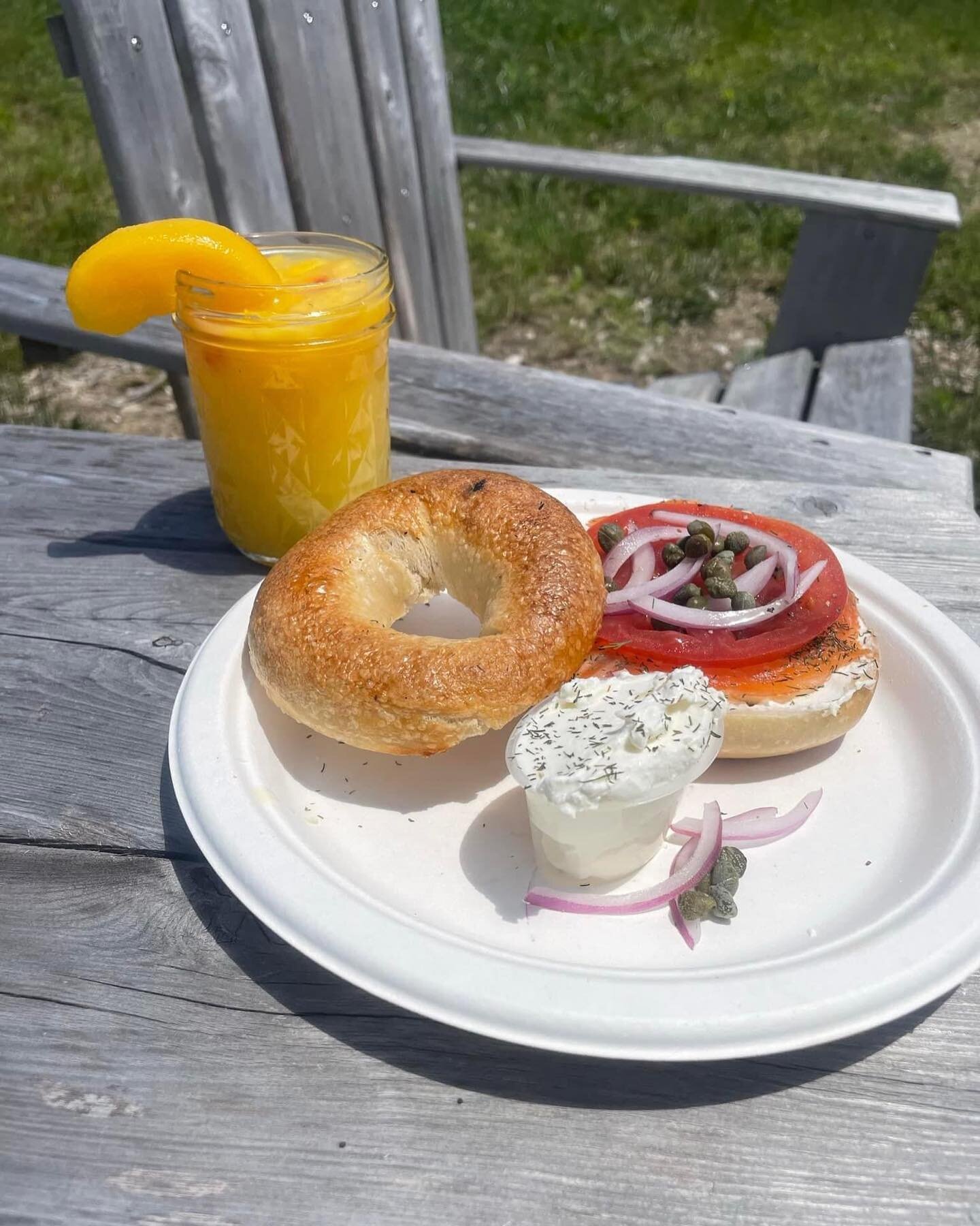 SAVE THE DATE: Music &amp; Mimosas (Sunday Brunch) 🎼 (8/28)
▪️Brunch special: 🥯 @forage_market Woodfired Bagels with the works (smoked salmon, cream cheese, red onion, tomato, capers, and dill)
▪️Mimosa Special: Peach Bellini 🥂🍑
Music by @royd