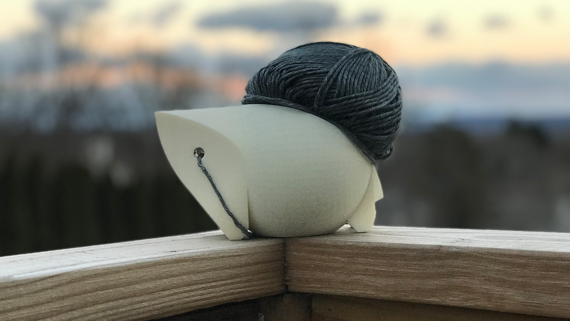3D printed “hedgehog” that holds and spools yarn