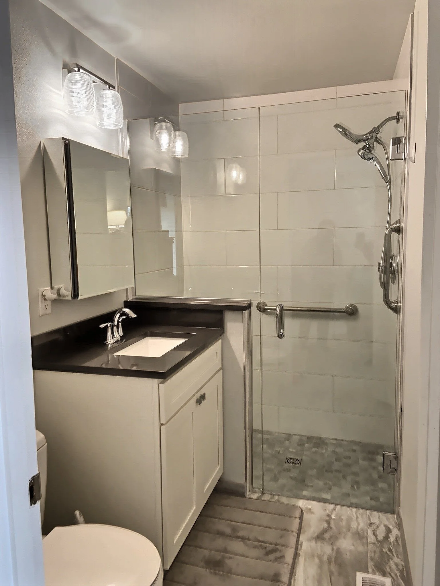 Belle Design + Build - Fairwood Bathroom