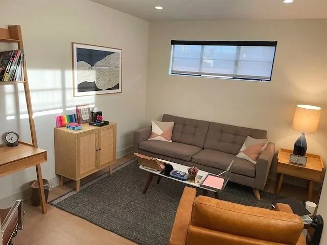 Larchmont Art Therapy Los Angeles Jessica Edelstein The Limbic Lounge.jpg