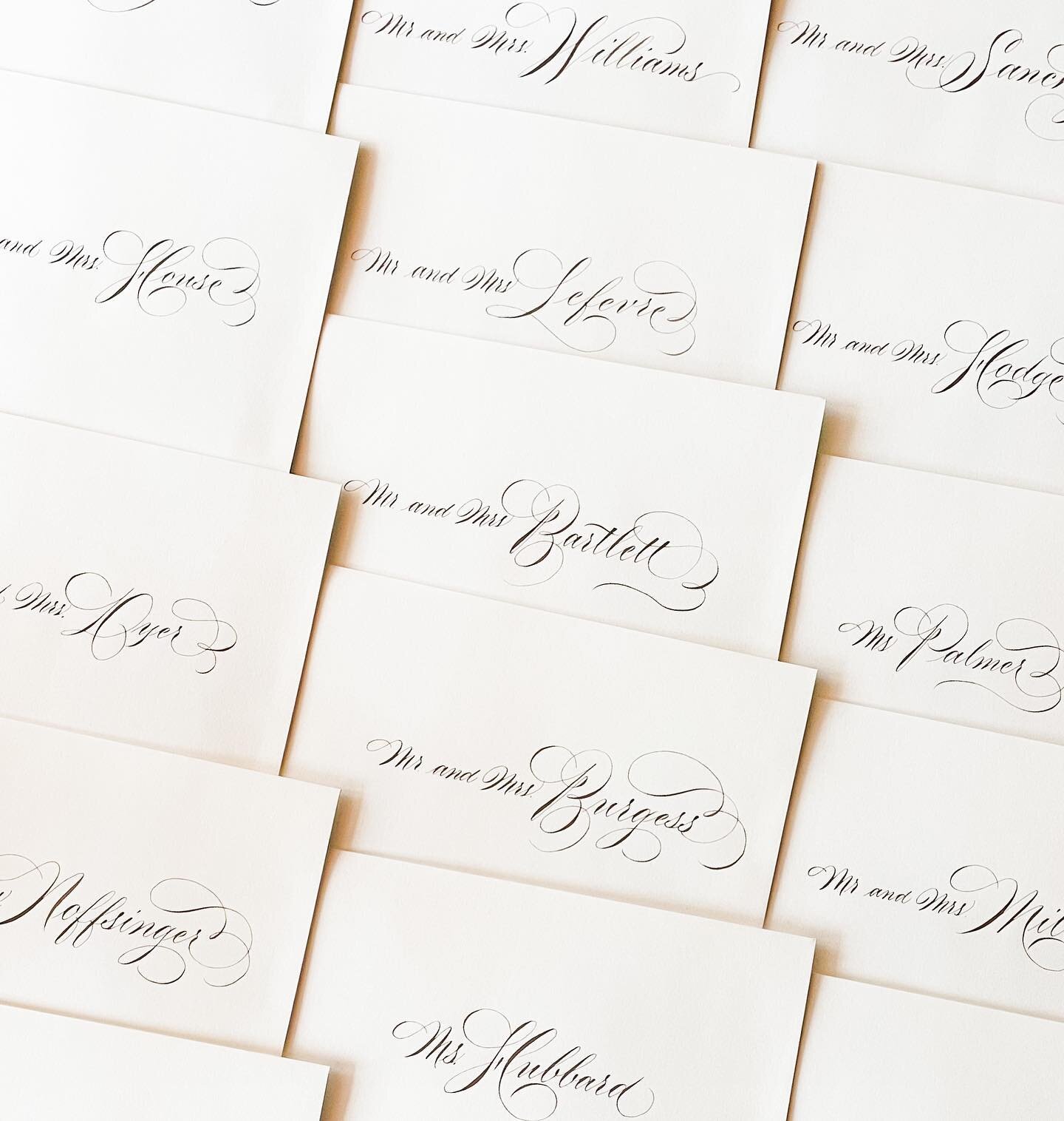 Pretty inner envelopes 

#innerenvelopecalligraphy #weddingcalligrapher #calligraphy #invitationsuite #weddinginvitations