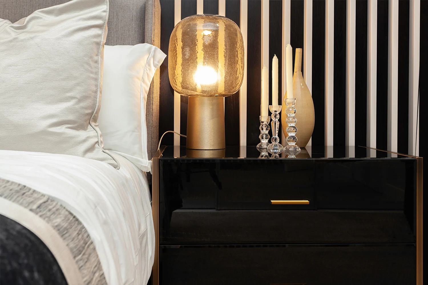 LONDON-SQUARE_SPITALFIELDS_SUNA-INTERIOR-DESIGN_SHOW-HOME-003.jpg