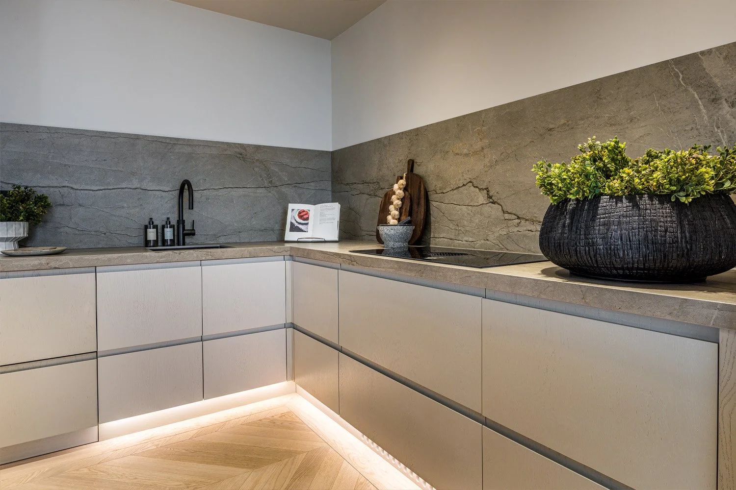 SUNA INTERIOR DESIGN_LONDON SQUARE_NINE ELMS PENTHOUSE SPEC 004.jpg