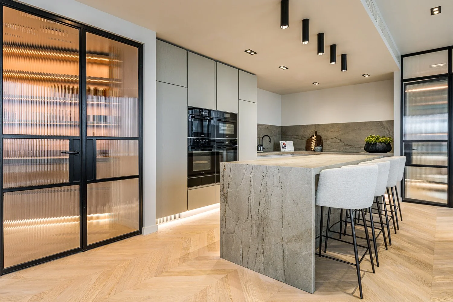 SUNA INTERIOR DESIGN_LONDON SQUARE_NINE ELMS PENTHOUSE SPEC 007.jpg