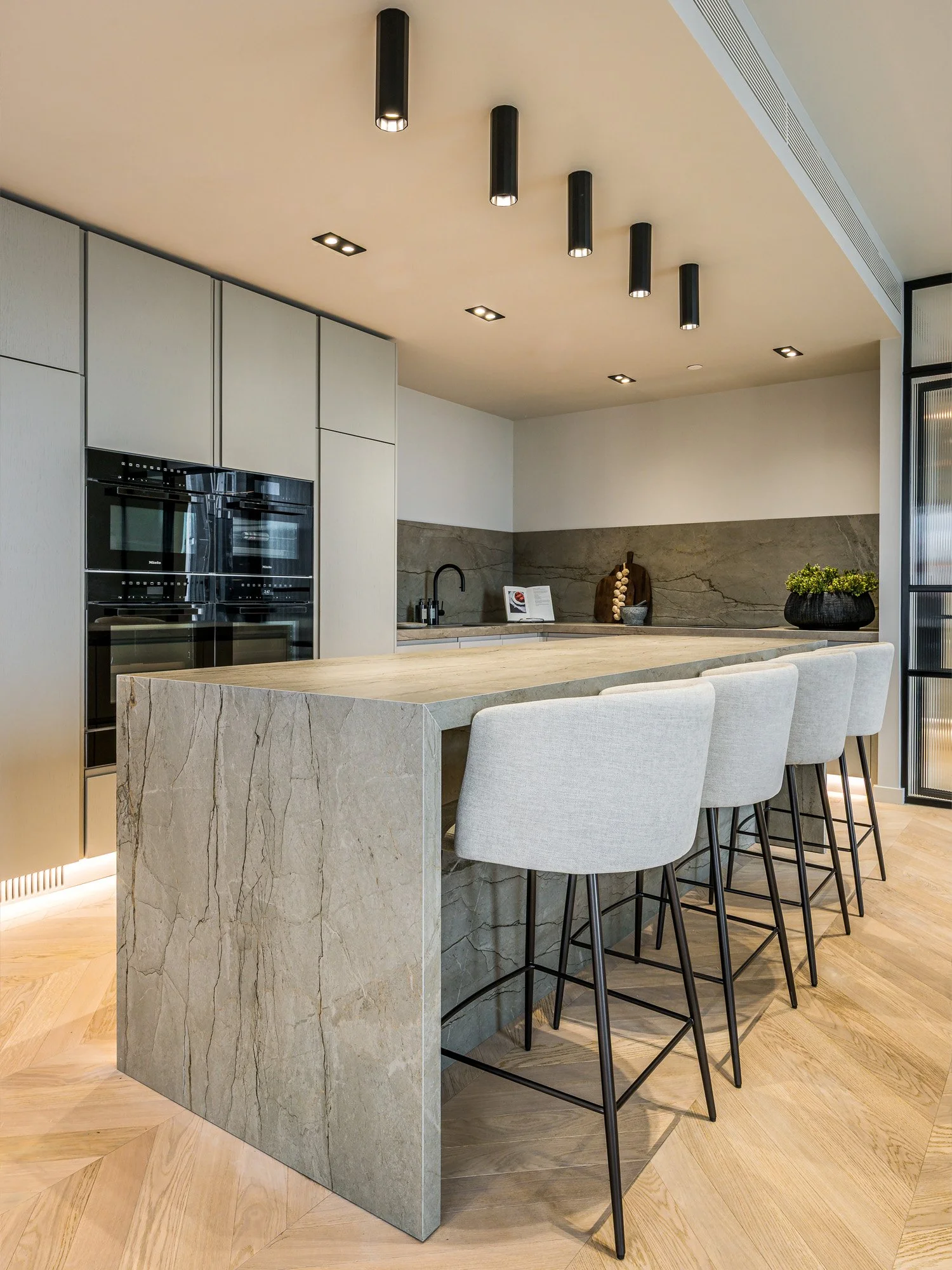 SUNA INTERIOR DESIGN_LONDON SQUARE_NINE ELMS PENTHOUSE SPEC 008.jpg