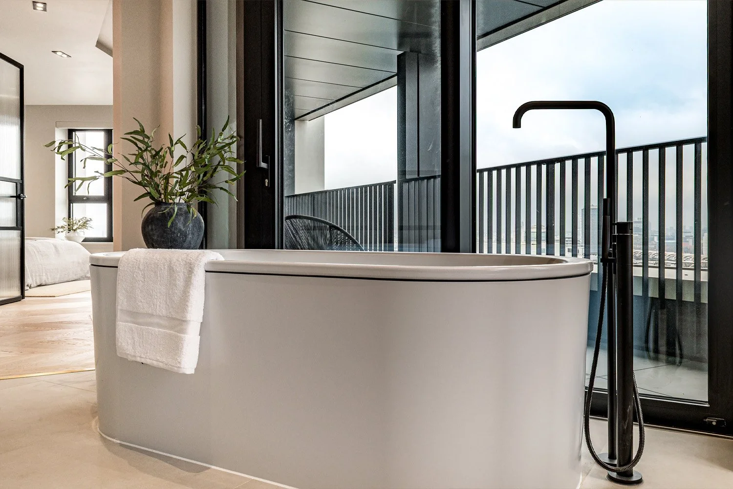 SUNA INTERIOR DESIGN_LONDON SQUARE_NINE ELMS PENTHOUSE SPEC 047.jpg