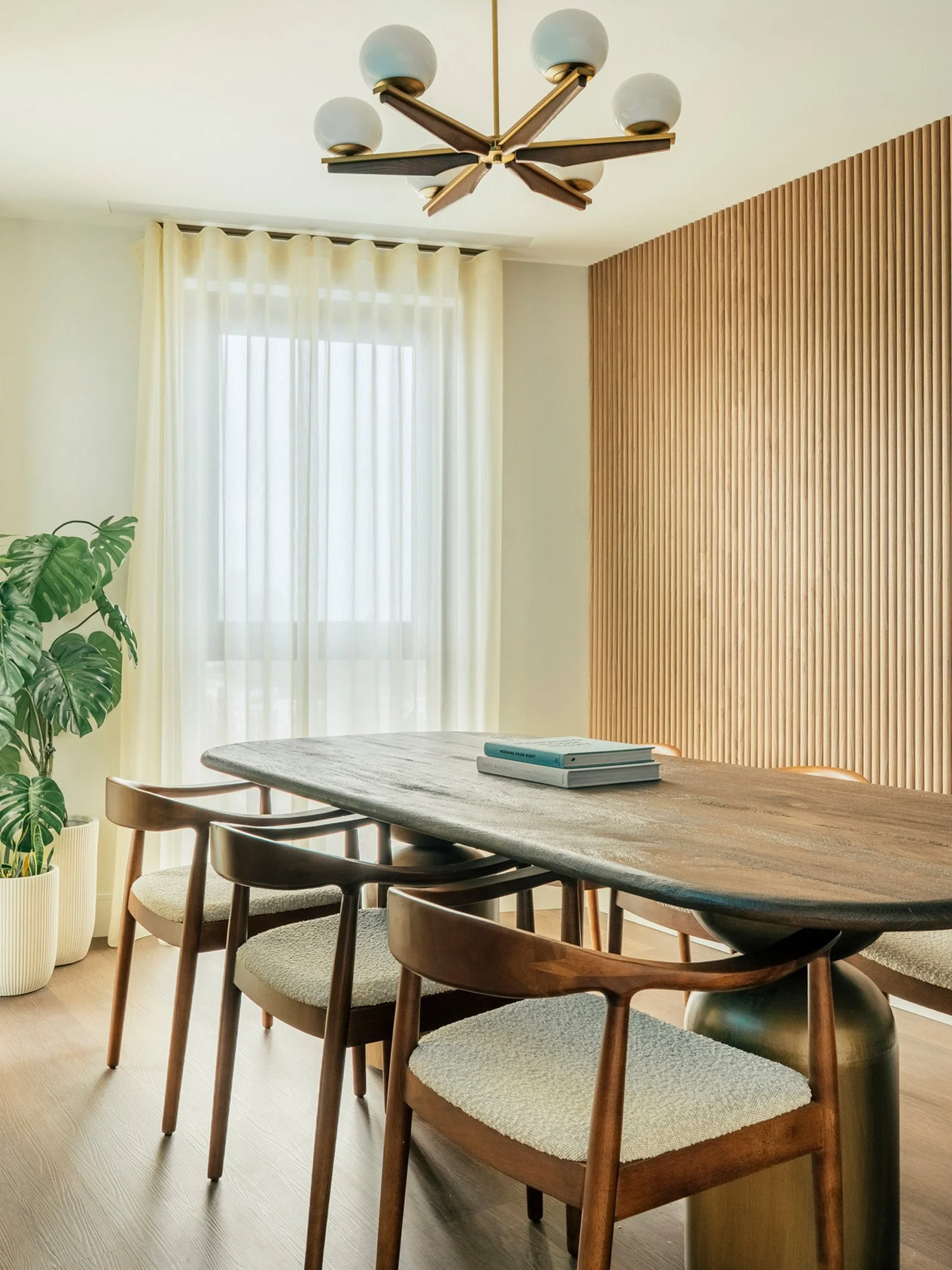 SUNA INTERIOR DESIGN_REGENTS VIEW MARKETING SUITE 014.jpg