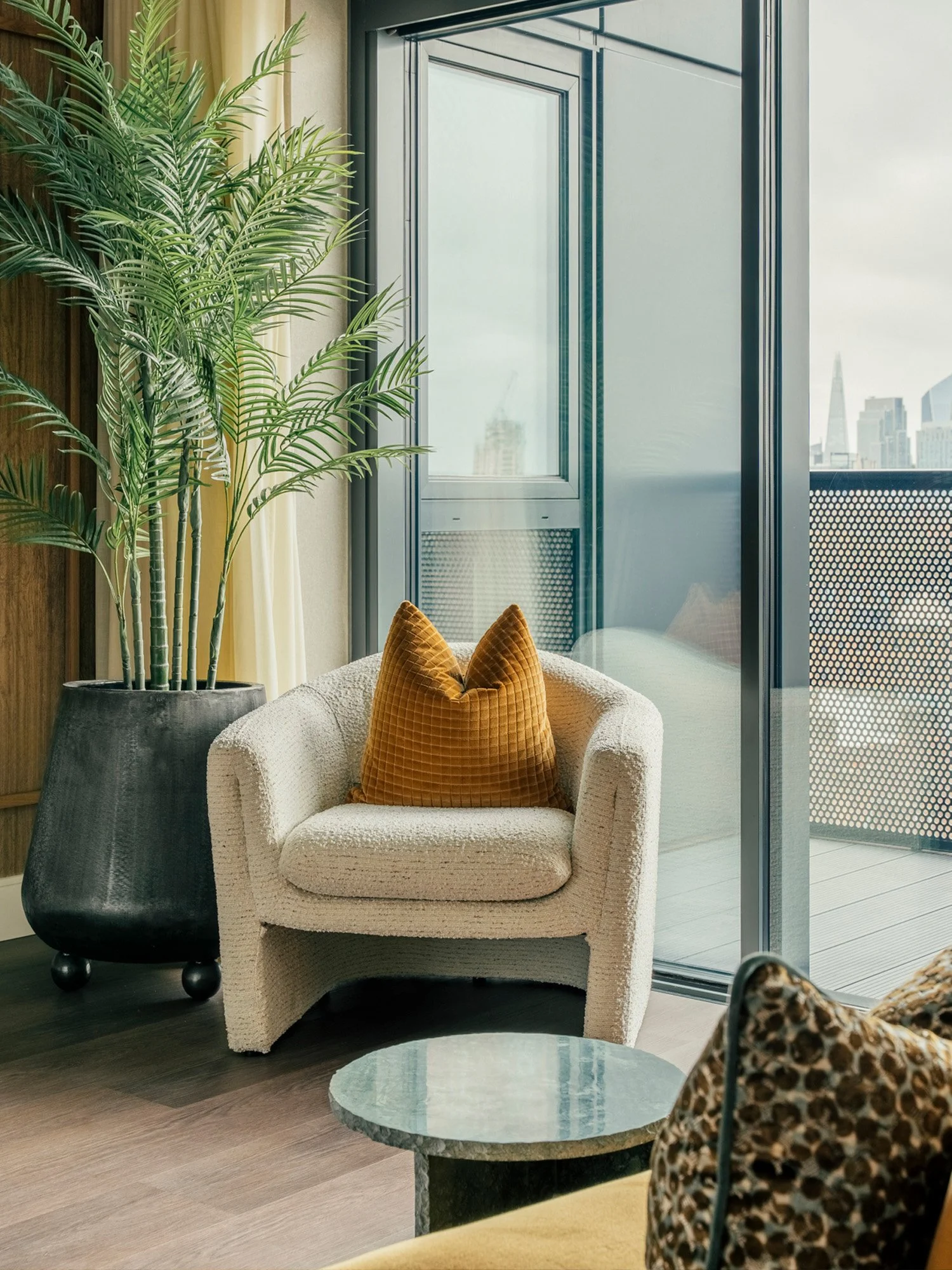 SUNA INTERIOR DESIGN_REGENTS VIEW MARKETING SUITE 020.jpg